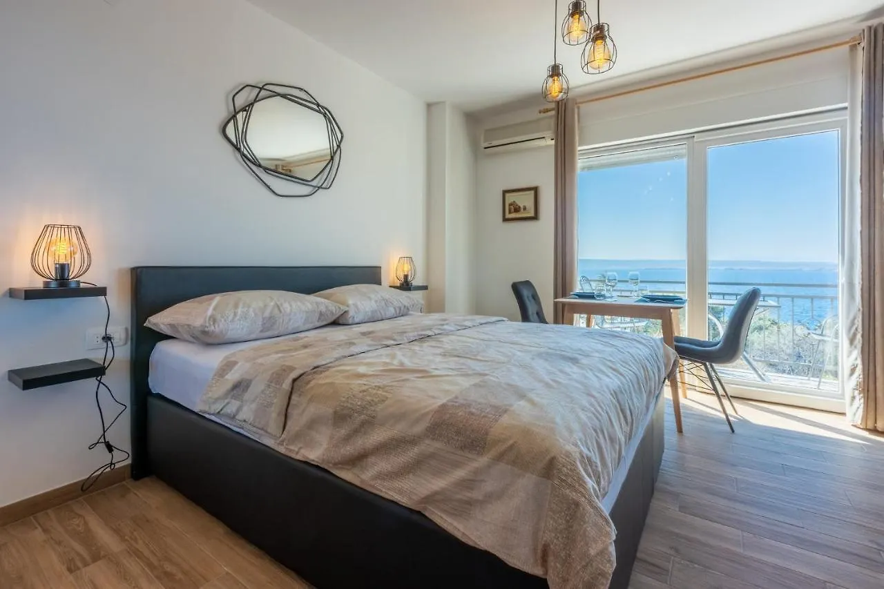Apartments Domino R Dramalj