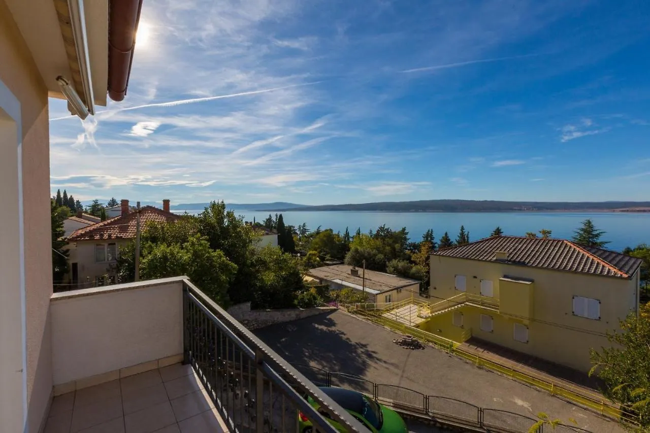 Apartments Domino R Dramalj