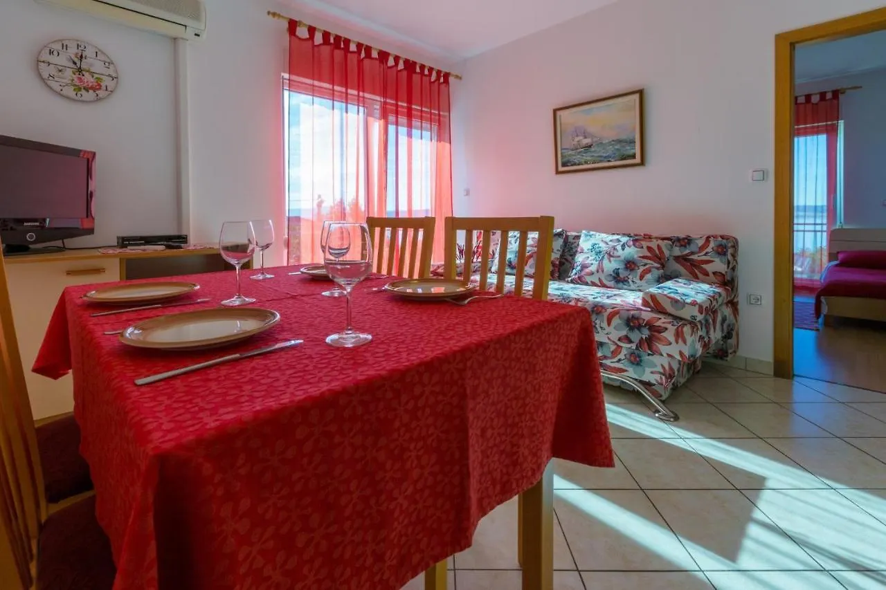 Apartments Domino R Dramalj