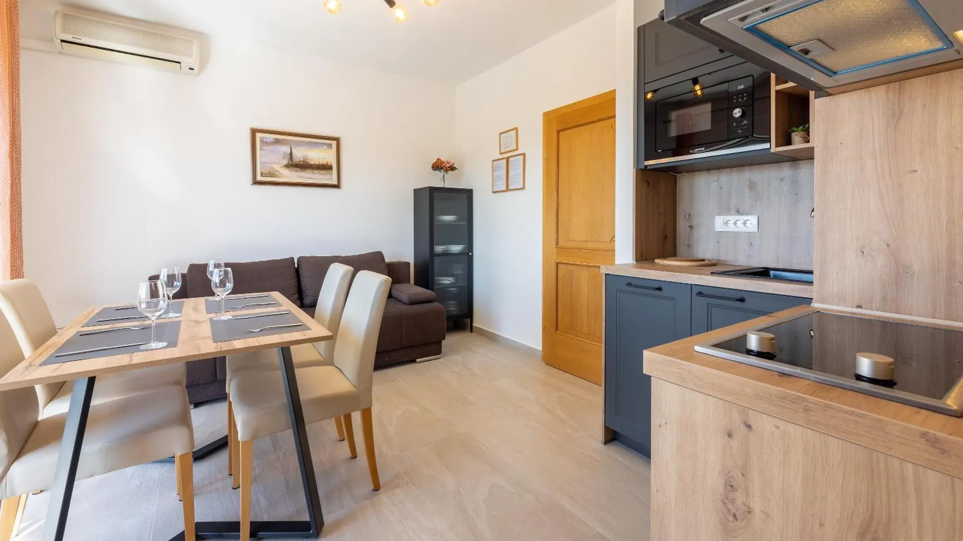 Apartments Domino R Dramalj